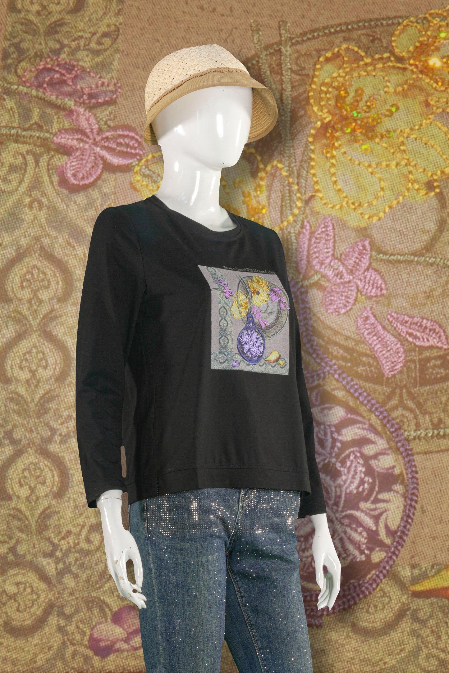 T-Shirt Tangan Panjang Sulam Motif Vas Bunga