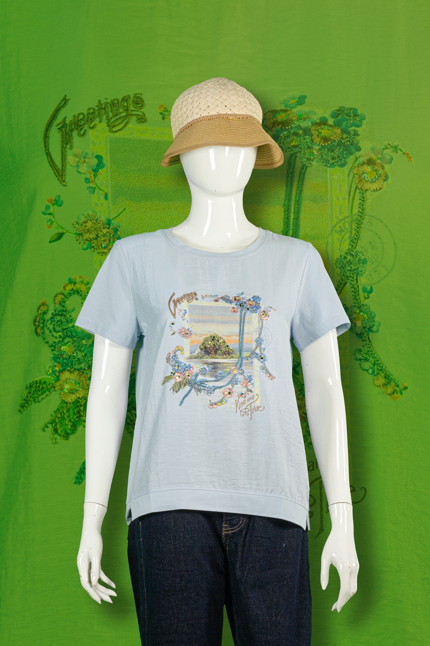 T-Shirt Sulam Motif Pohon dalam Bingkai