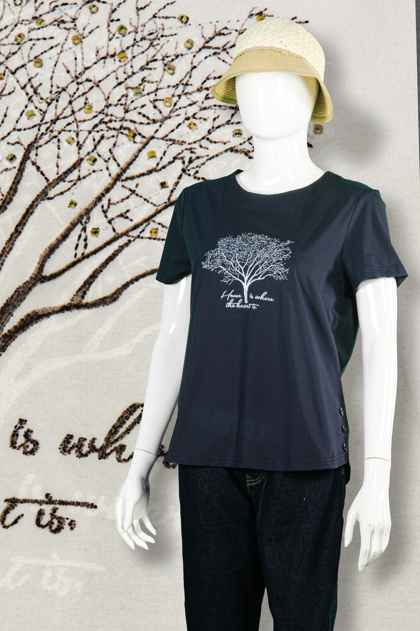 T-Shirt Sulam Motif Pohon