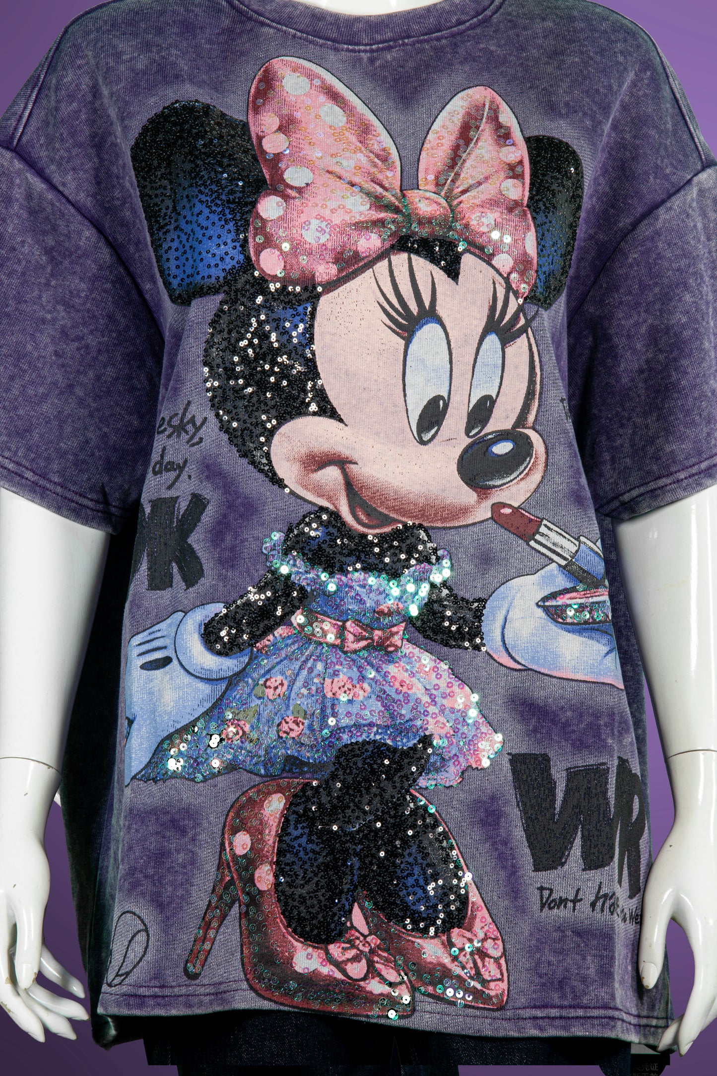 T-Shirt Premium Motif Minnie Lipstik