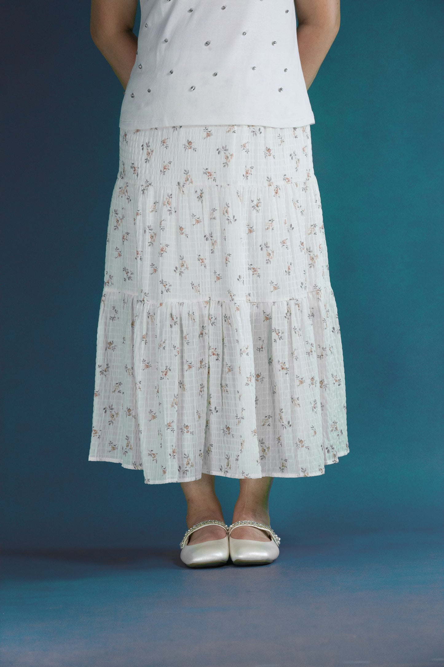Rok Putih Motif Bunga Kecil