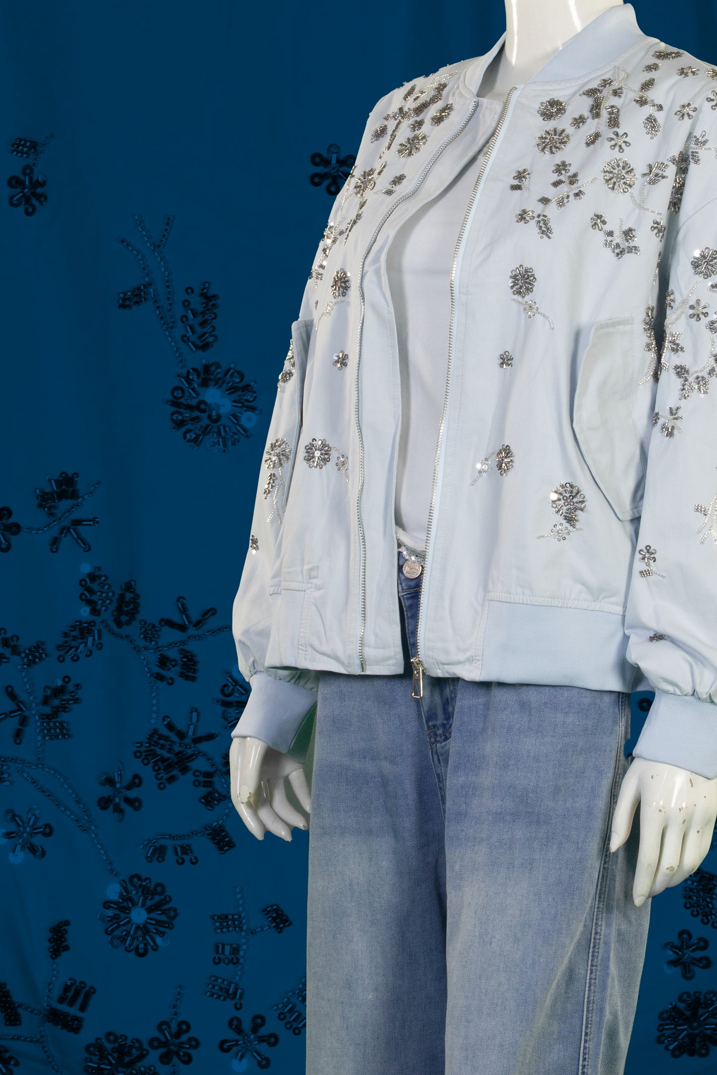 Jaket Motif Bunga Silver