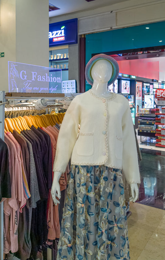 Cardigan Lace with Color Button
