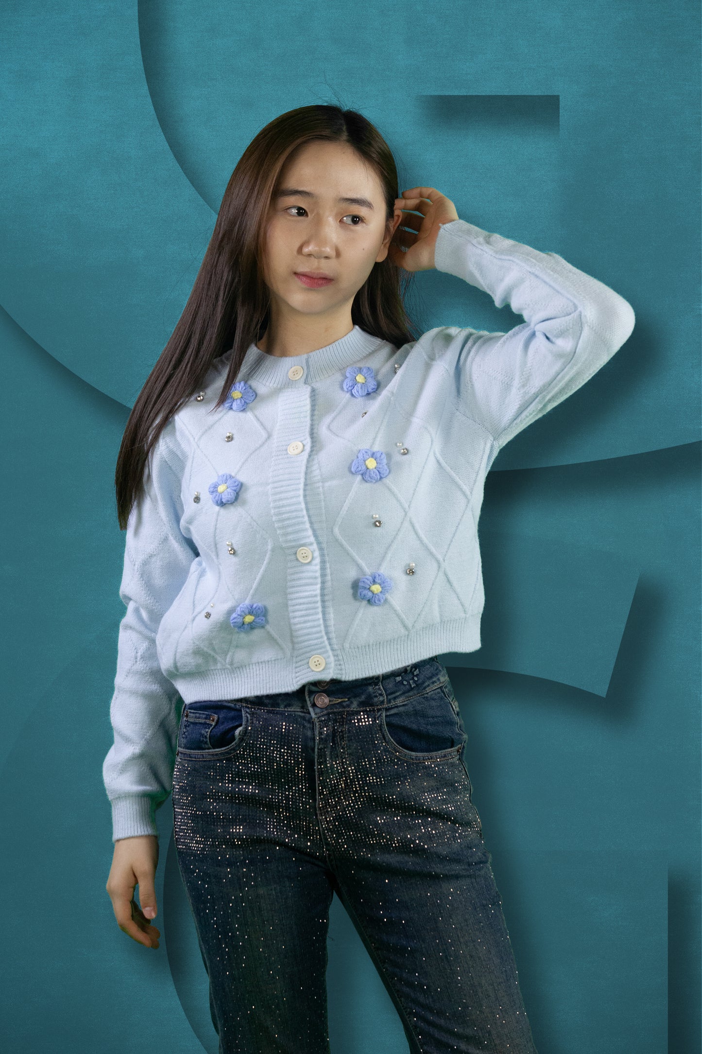 Cardigan Rajut Motif Bunga dan Garis