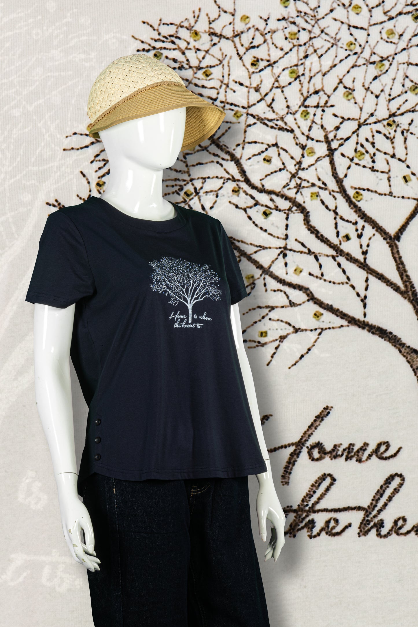 T-Shirt Sulam Motif Pohon