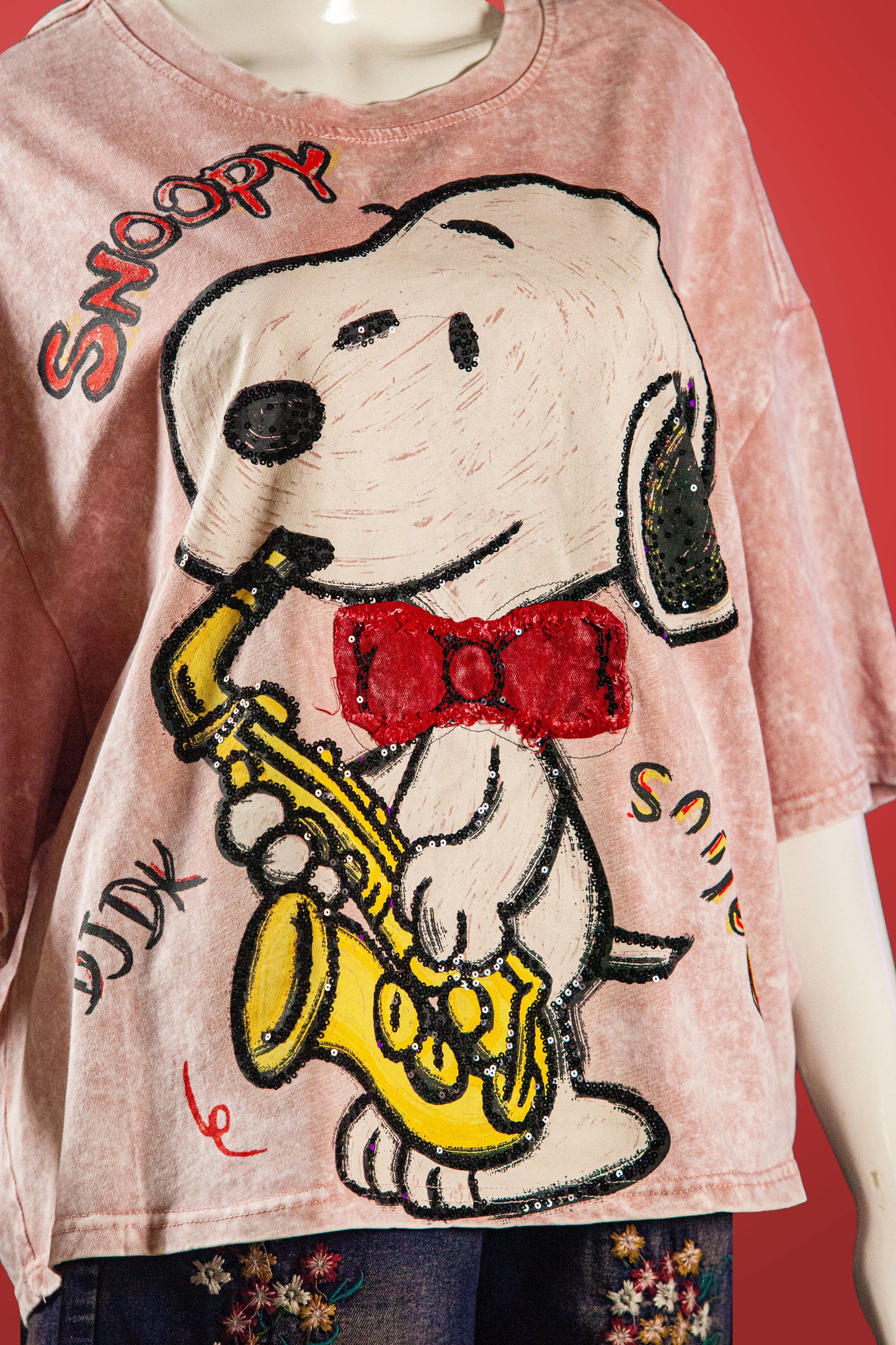 T-Shirt Premium Motif Saxophone Snoopy