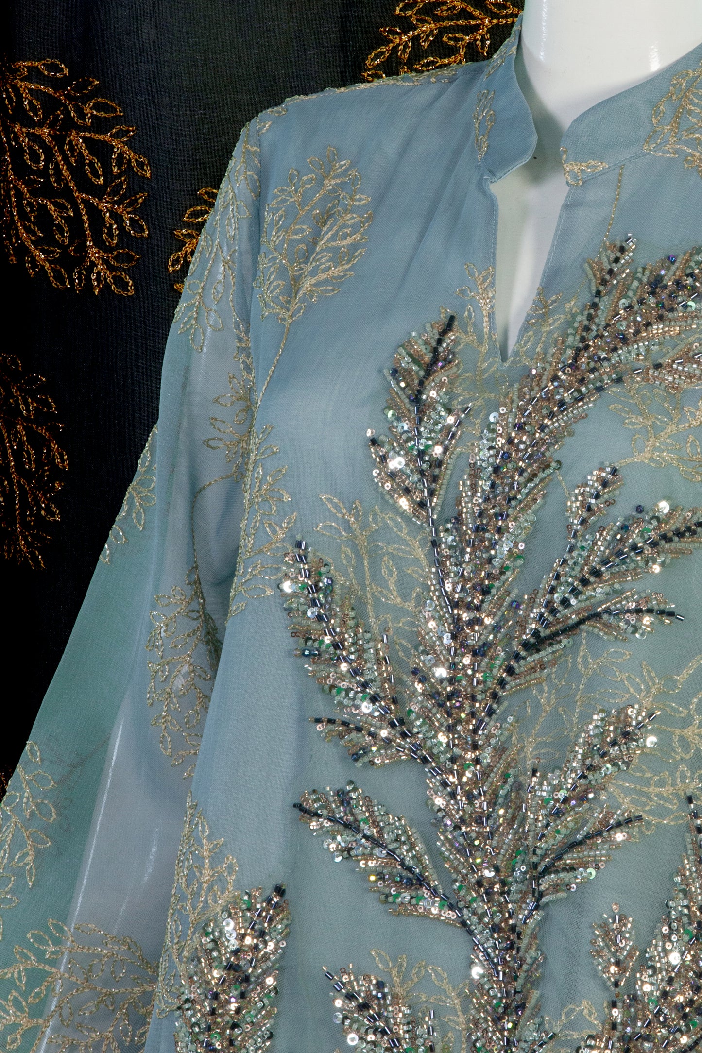 Kaftan Motif Golden Leaf