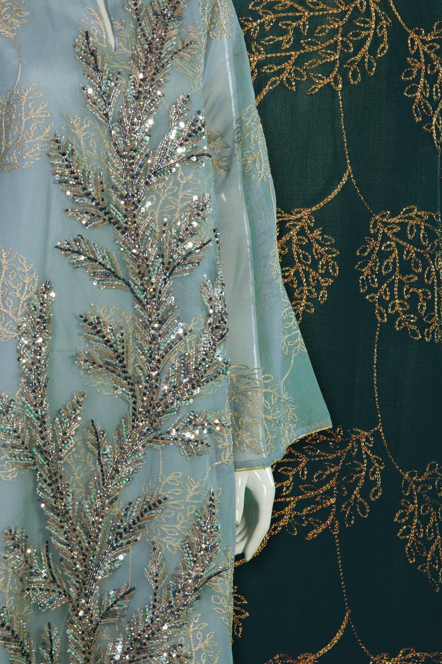 Kaftan Motif Golden Leaf