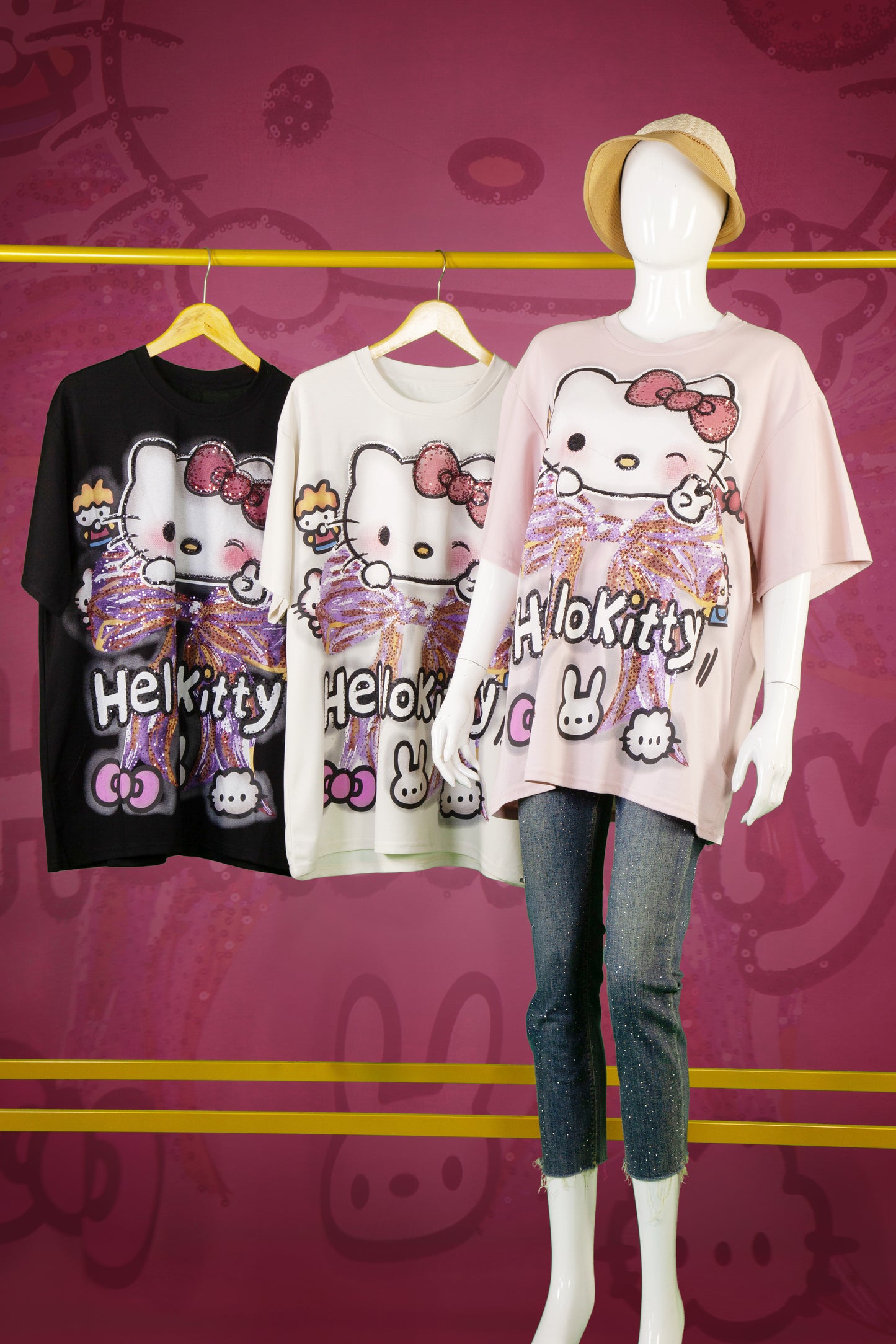 T-Shirt Premium Motif Hello Kitty Ribbon