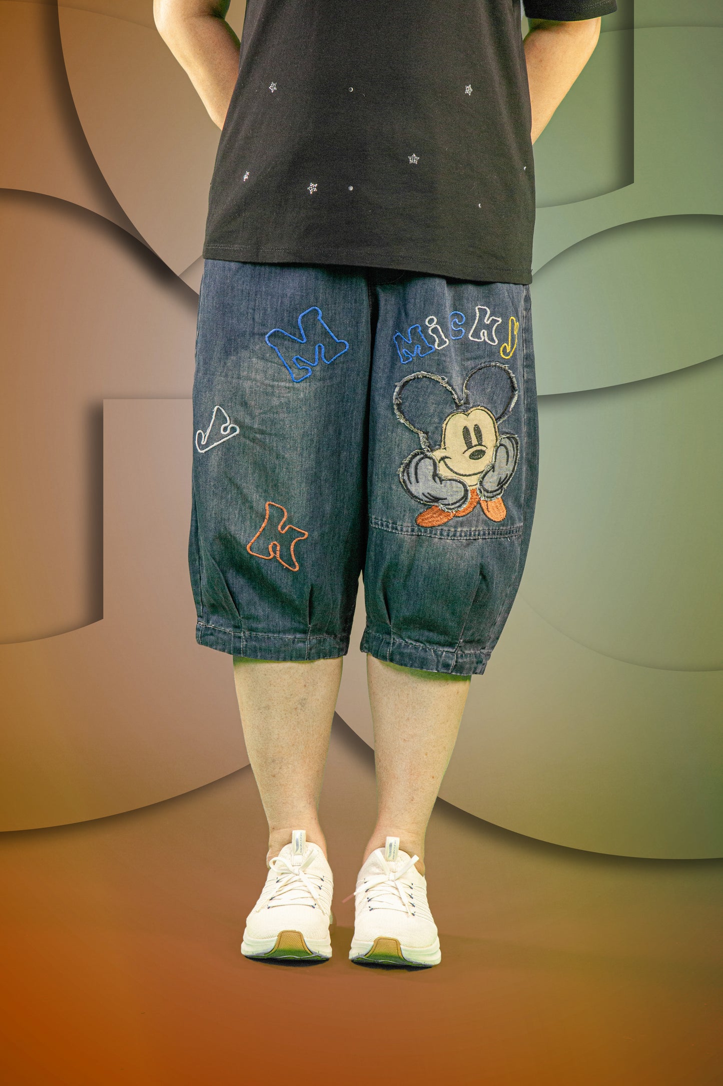 Celana Soft Jeans Motif Wondering Mickey