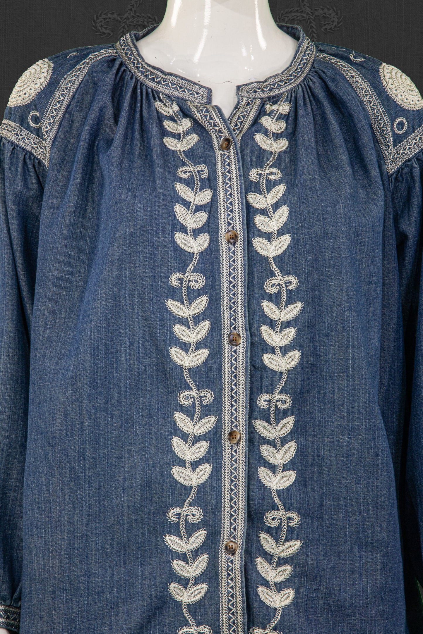 Blouse motif Bunga di tengah