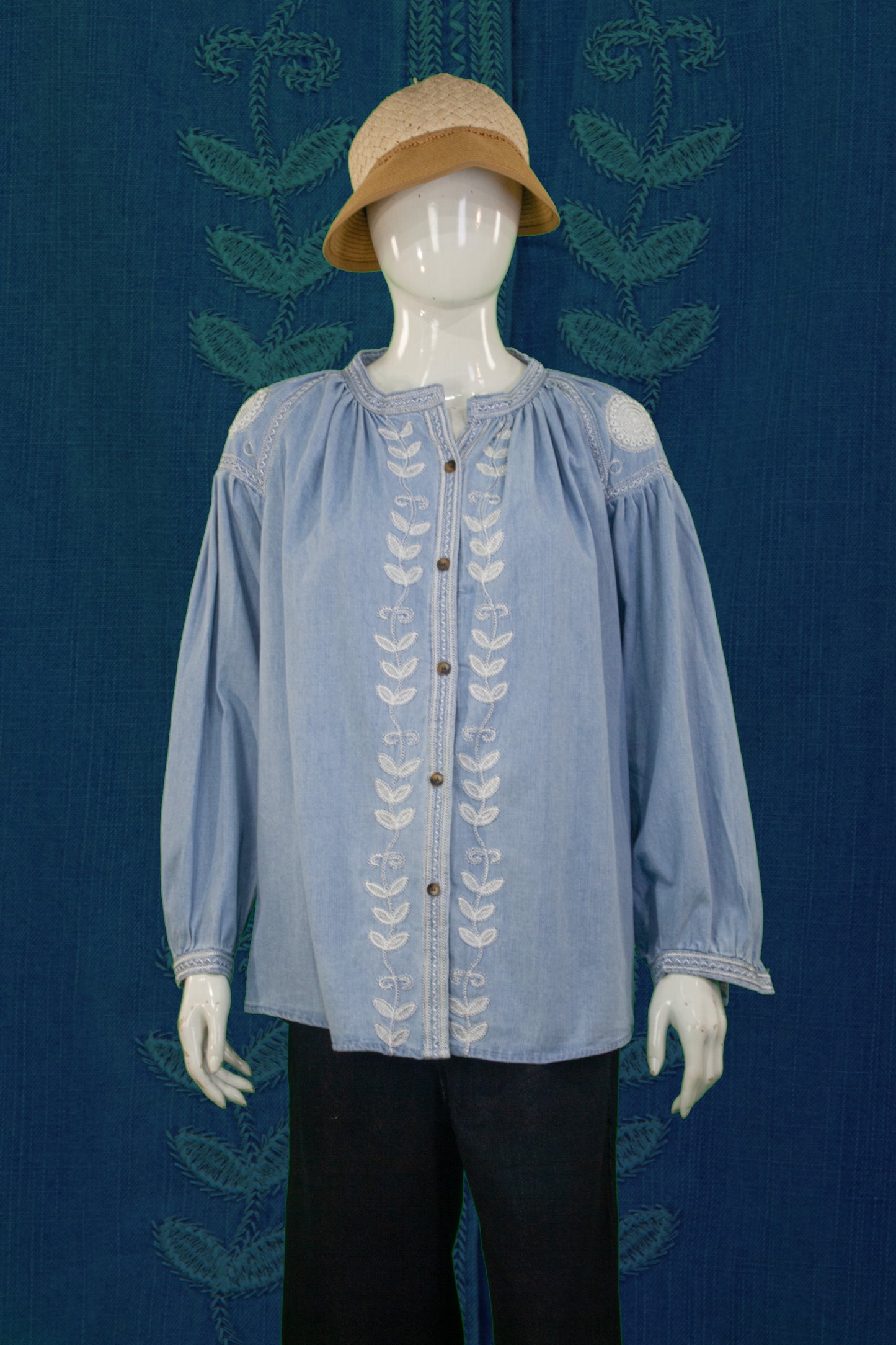 Blouse motif Bunga di tengah