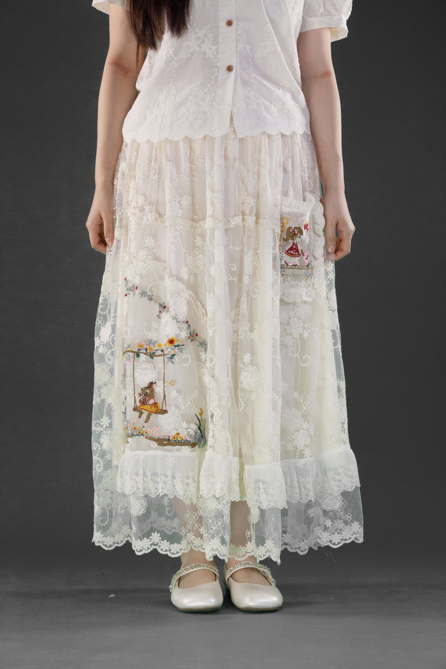 Rok Brukat Motif Bunny Swing