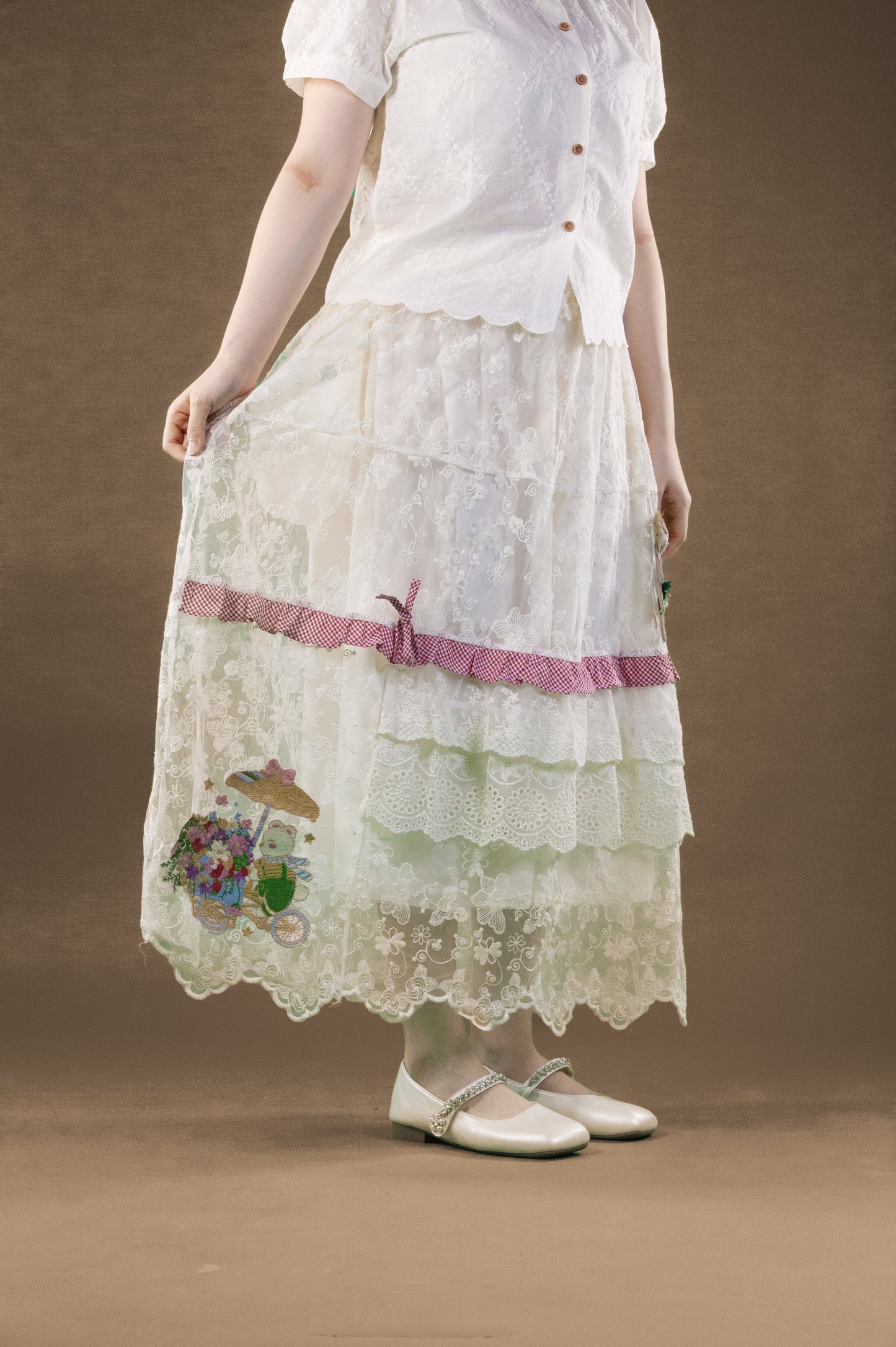 Rok Brukat Motif Bear Peddler