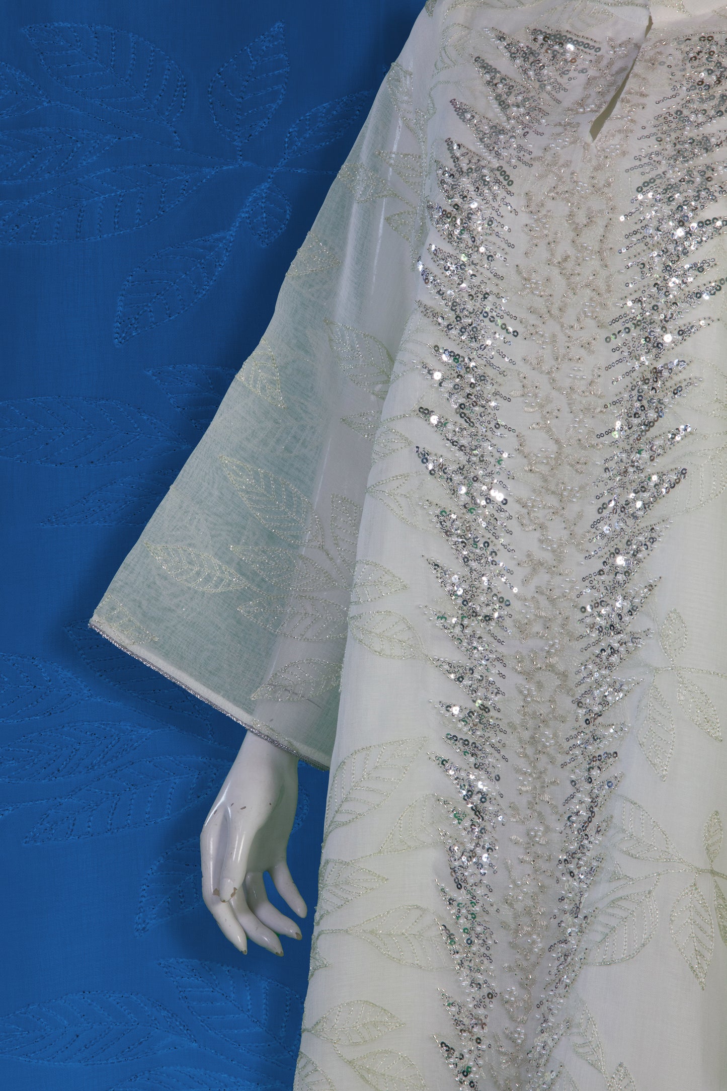 Kaftan Motif White Leaf