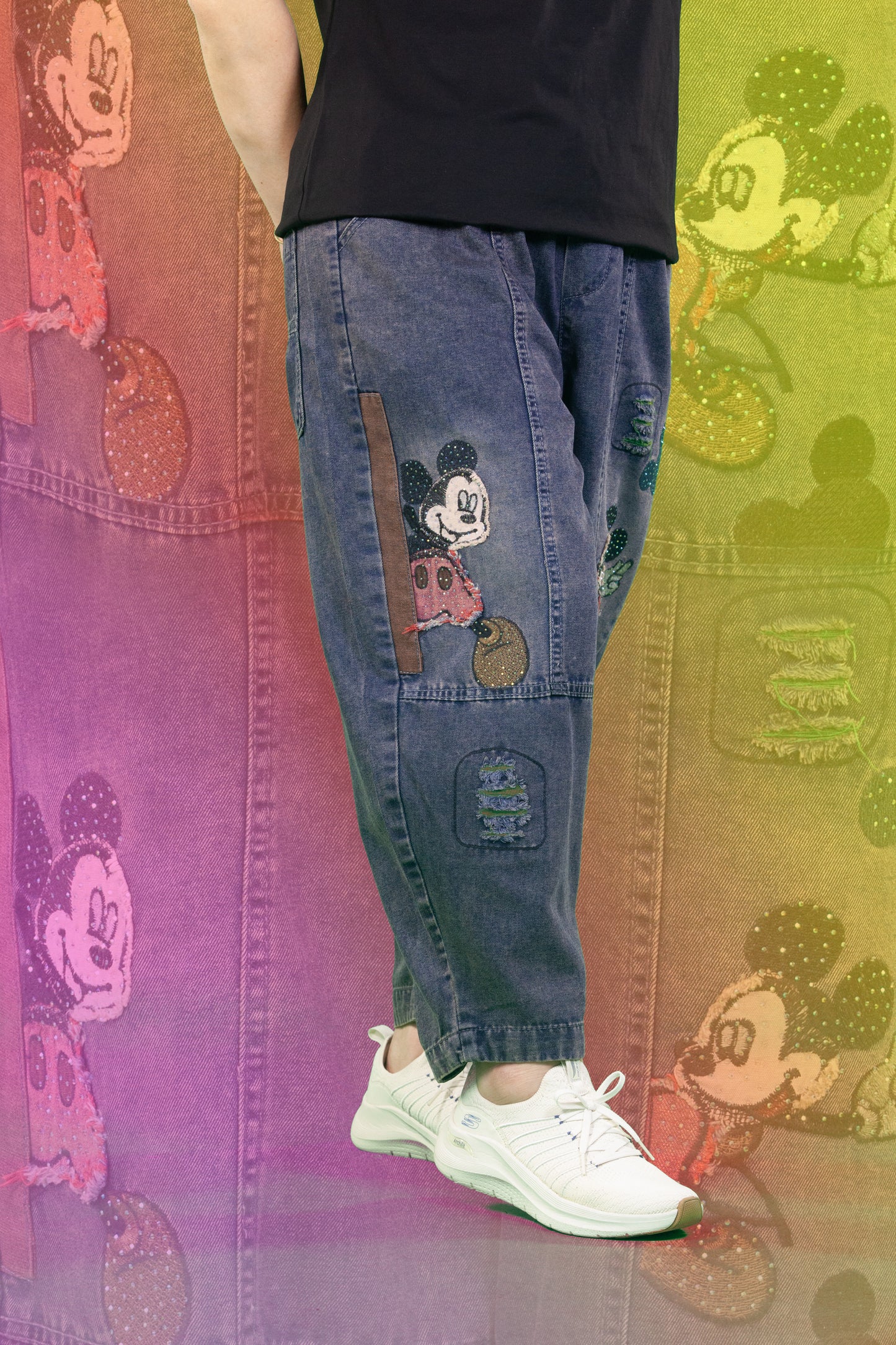 Celana Soft Jeans Motif Hiding Mickey Manik
