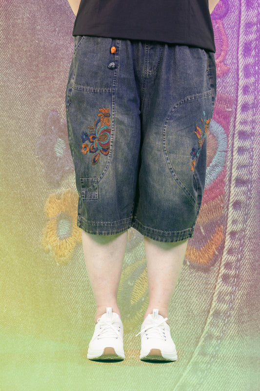 Celana Soft Jeans Motif Bunga di samping