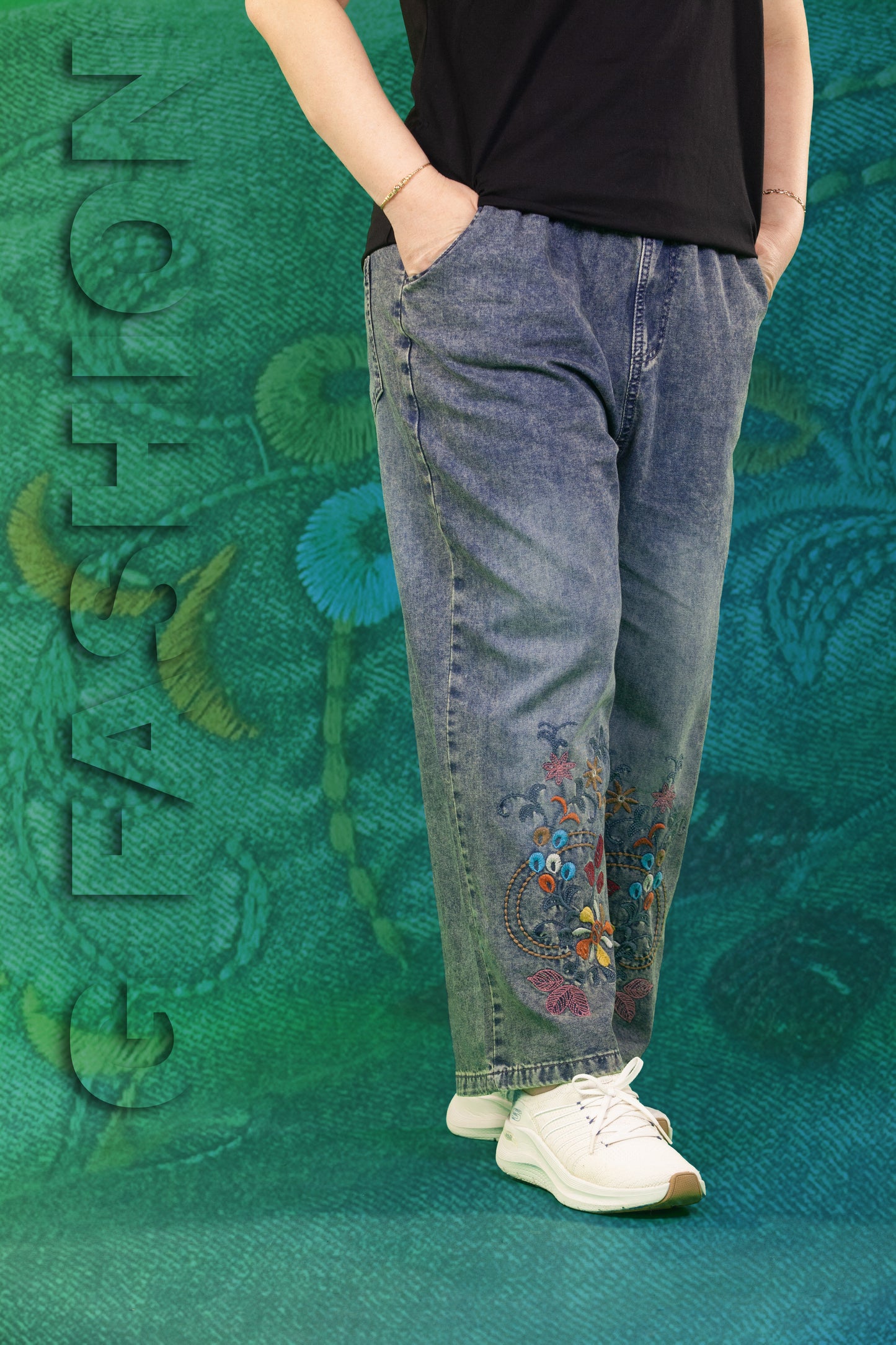 Celana Soft Jeans Motif Bunga di bawah